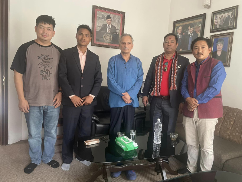 रेशम चौधरीलाई भेटेपछि भट्टराई भन्छन्– खुला आकाशमुनि हार्दिक स्वागत !